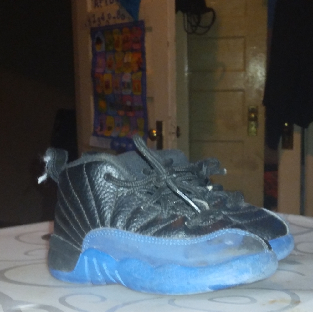 Jordan 12 Toddler size 6